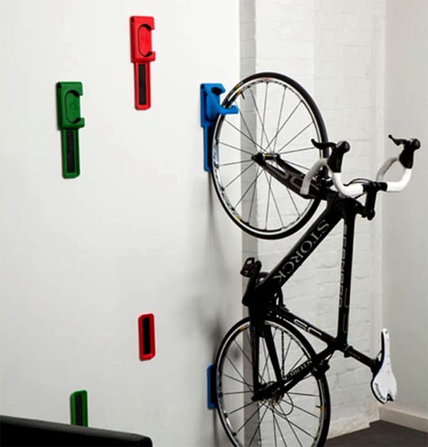 Специальный настенный крепеж для велосипедов